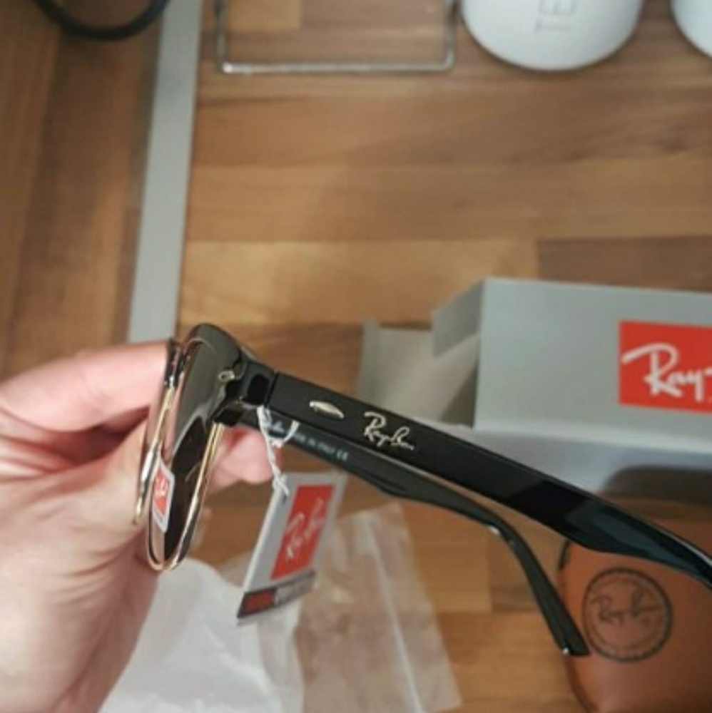 Ray-Ban